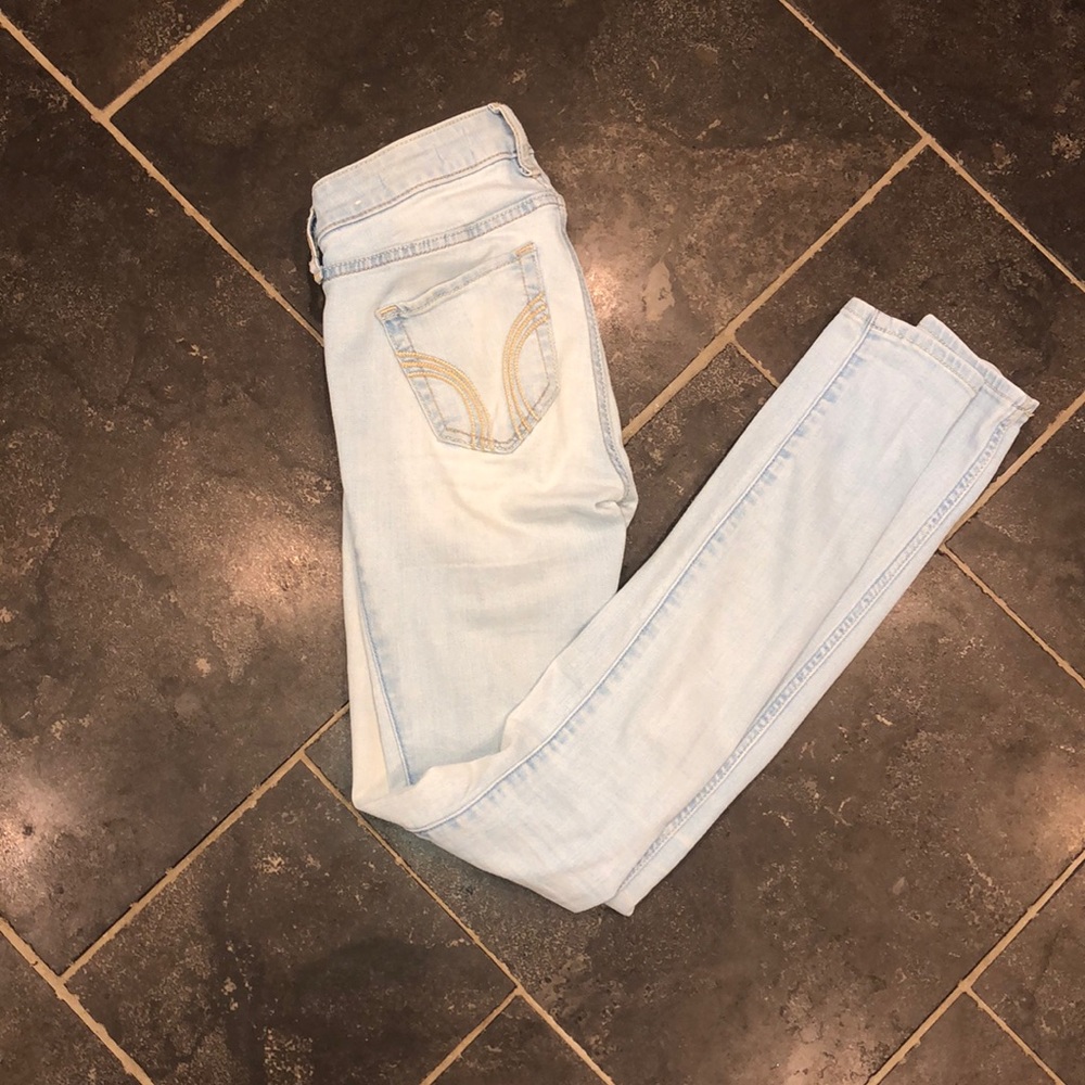 light wash hollister jeans